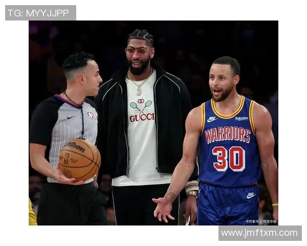 NBA社媒回应争议事件引发广泛讨论与球迷反思球队形象与舆论管理
